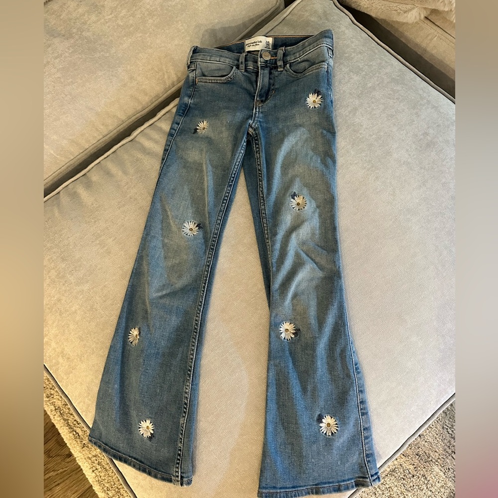 Girls Abercrombie flair jeans